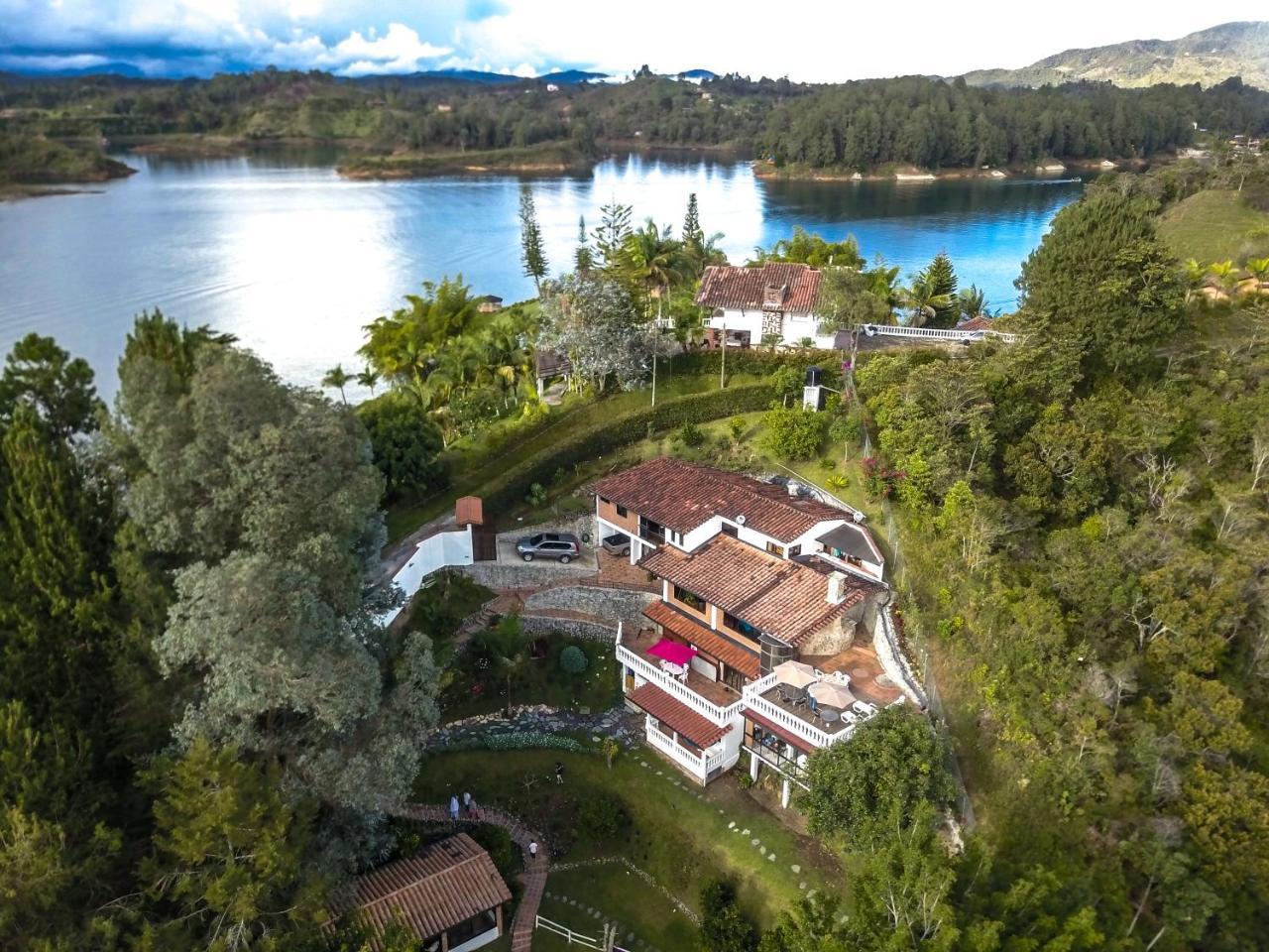 Serendipity Hospedaje Boutique Bed & Breakfast Guatape Exterior photo